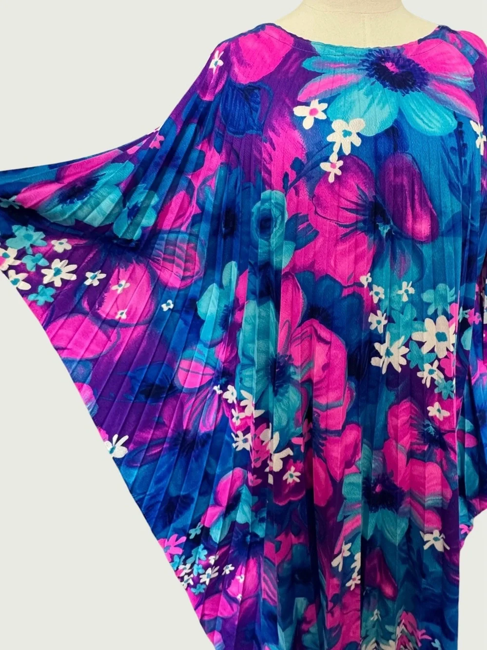 vintage 70s accordion pleat barkcloth Hawaiian print caftan OS